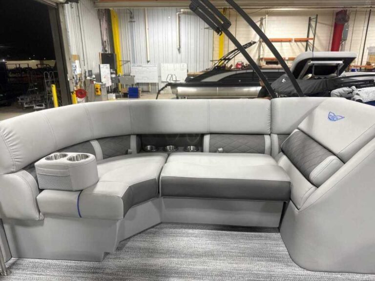 2026 Bennington 23LTFB - Blackout US-ETWS9046J526 [photo 9]